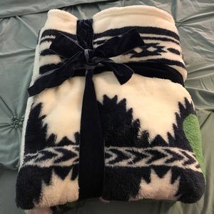 Aerie Blanket